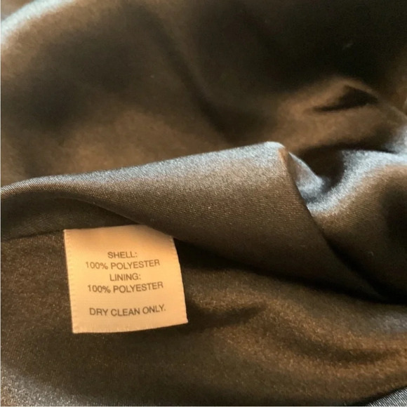 White House black market formal
Black strapless dress size 4 Prom, Party edgy - Picture 9 of 13